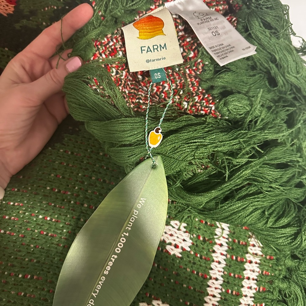 FARM Rio Green and Red Cozy Blanket